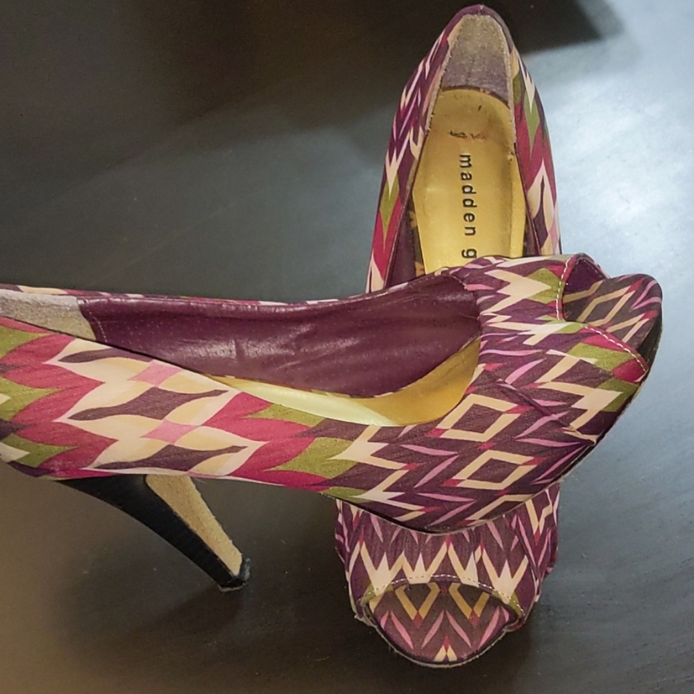 Sz 10 Madden Girl platform heels
